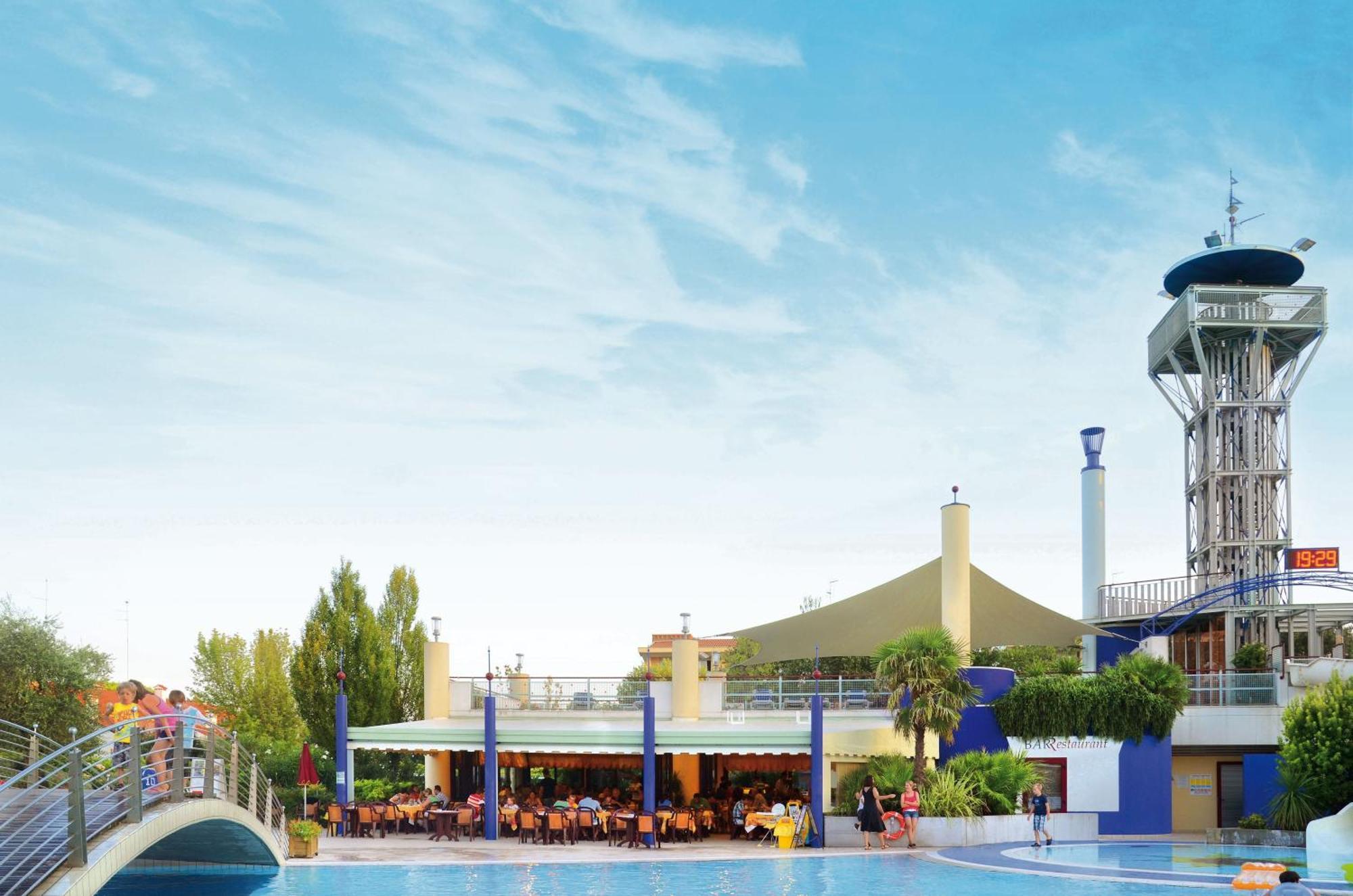 Villaggio Planetarium Resort Bibione Buitenkant foto