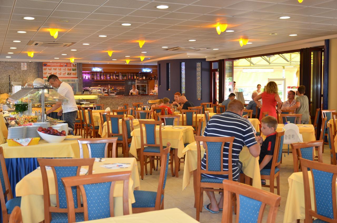 Villaggio Planetarium Resort Bibione Buitenkant foto